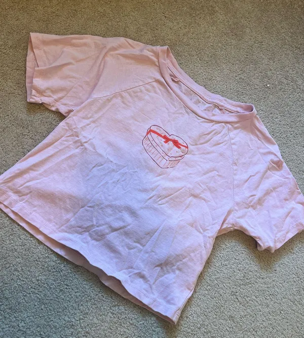 PacSun Pink Cake Bow Heart Cropped Baby Tee - Image 3