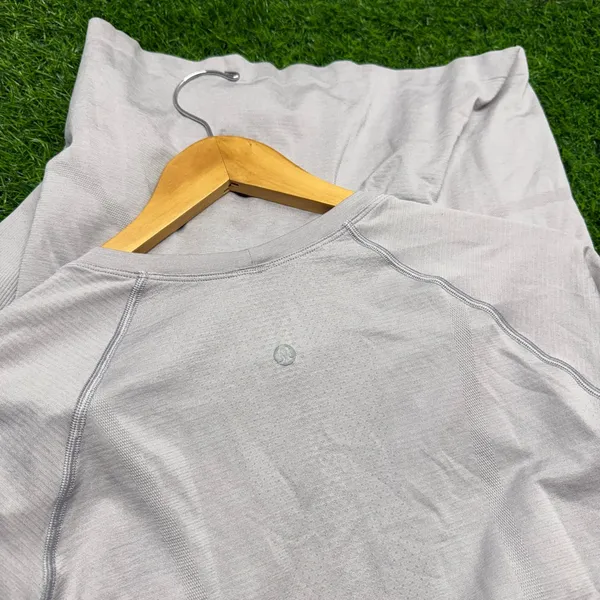 Lululemon Swiftly Tech Long Sleeve Top - Image 5