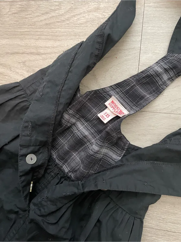 Black Button - Image 2