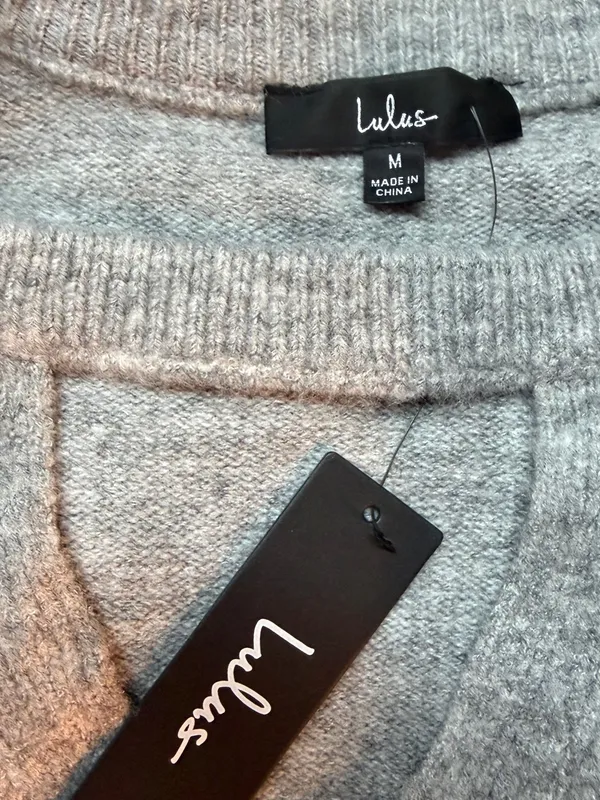 NWT LULUS Women’s Casually Elevated Cutout Surplice Long Sleeve Sweater Size M - Image 9