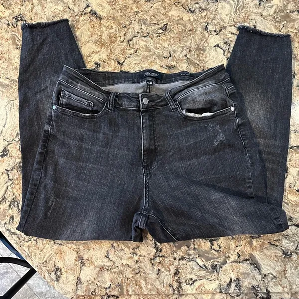 Judy blue Skinny Fit Black Jeans Size 16W Distressed Ankle Crop Pants Raw hem - Image 2