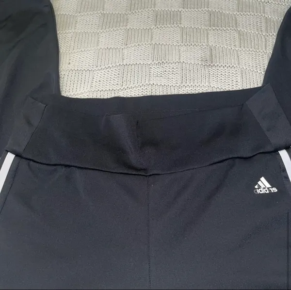 Adidas ESSENTIALS 3-STRIPES LEGGINGS - Image 3