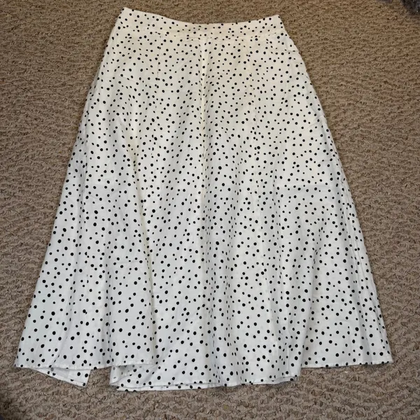 NWT LOFT Polka Dot Linen Blend Midi Skirt White Black Side Zip Slit Size 4 - Image 2