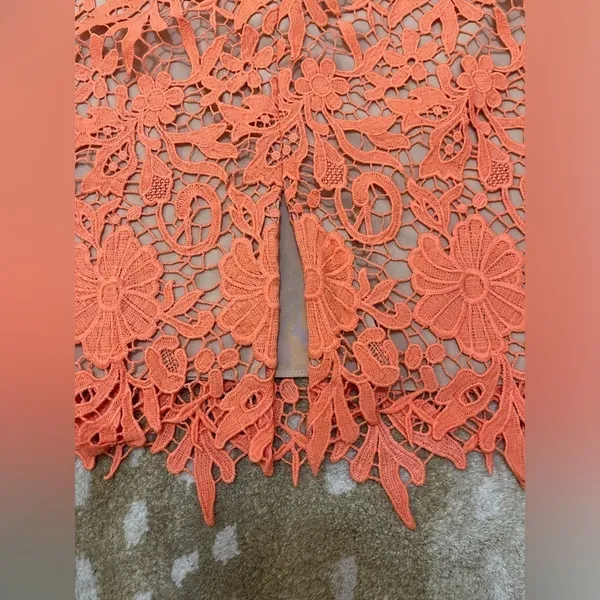 Alice + Olivia Farrel Midi Pencil Skirt in Coral & Nude Floral Lace Size 6 Lined - Image 8
