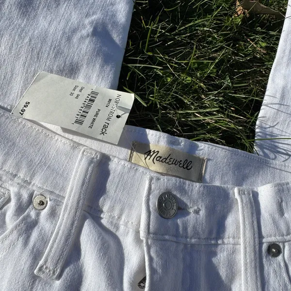 Madewell 10" High Rise Skinny Distressed Raw Hem Jeans in Pure White NWT | 30 - Image 4