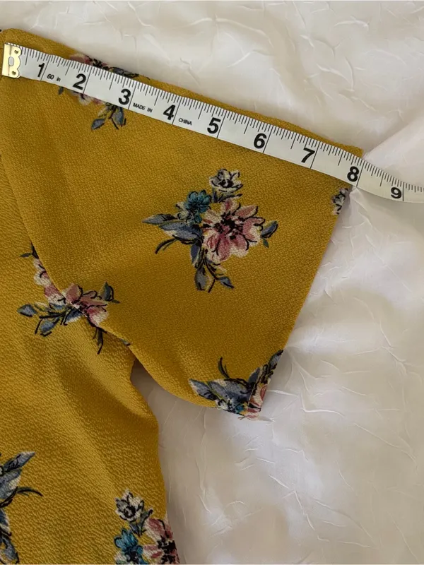 EUC Yellow Floral Short Sleeve blouse with Pleated Hem | Les Amis Women’s M - Image 7