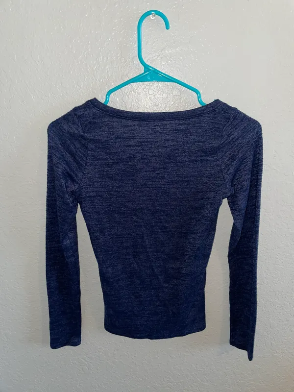 Hollister Slim Tee-Long Sleeve - Image 2