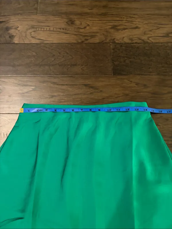New With Tags JCrew Factory Kelly Green Satin Skirt Sz S - Image 2