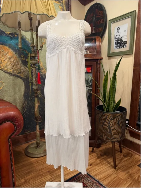 LE LIS BLANC DEUX White Crochet Knit Pleated Layered Maxi Dress Size PP - Image 3