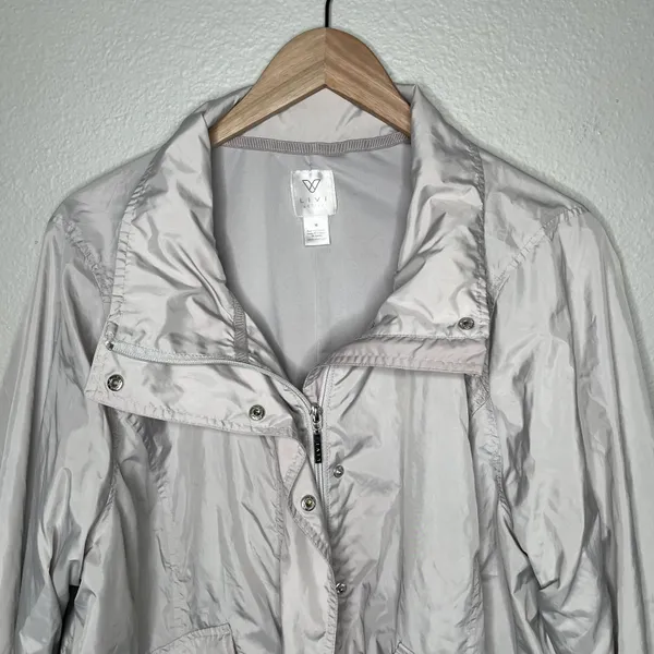 Lane Bryant livi active gray wind breaker size 18 - Image 3