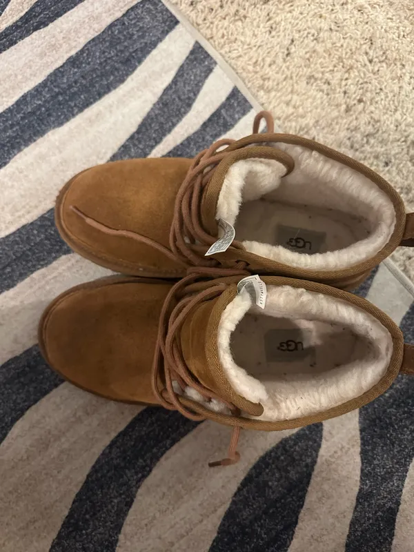 UGG Neumel Boots - Image 2