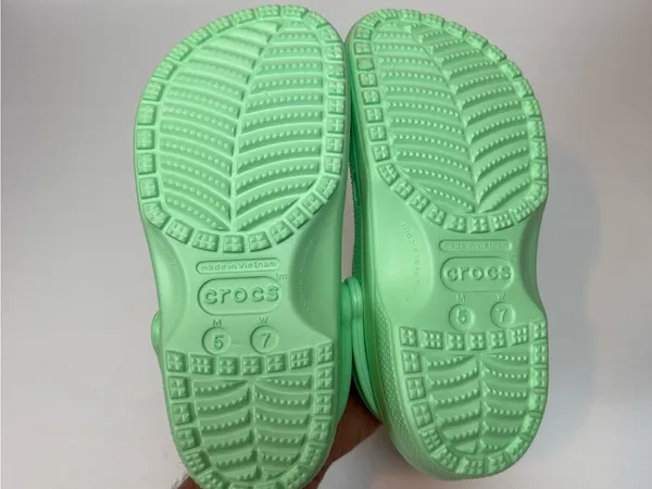 Crocs Classic Clog in Mint Green M5 W7 Unisex Comfort Shoes - Image 7