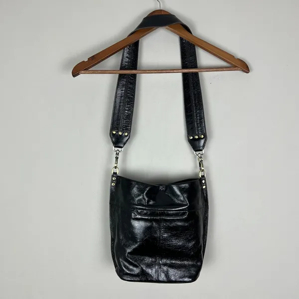 Hobo International Shoulder Bag Black Polished Leather‎ Bucket Brown Piping Trim - Image 6