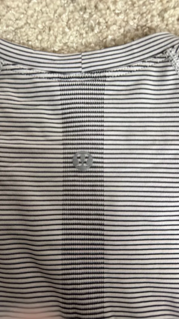 Lululemon Swiftly Tech Short Sleeve - Image 3
