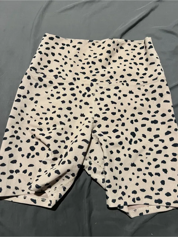 Beach riot High-Waist Beige & Black Cheetah Print Bike Shorts - Image 3