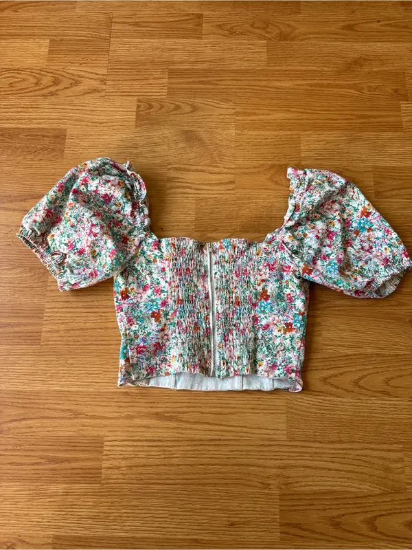 ASTR the Label Floral Puff-Sleeve Cropped Top Size Small - Image 5