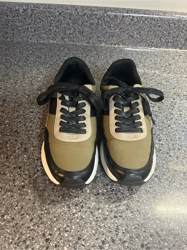 Dolce Vita Olive and Black Womens Sneakers - Image 7