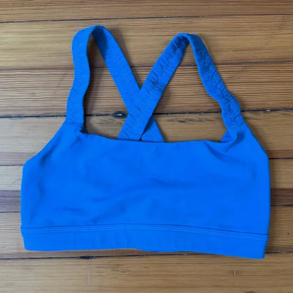 Lululemon Inner Heart Bra in Porcelaine Blue Size 6 - Image 4