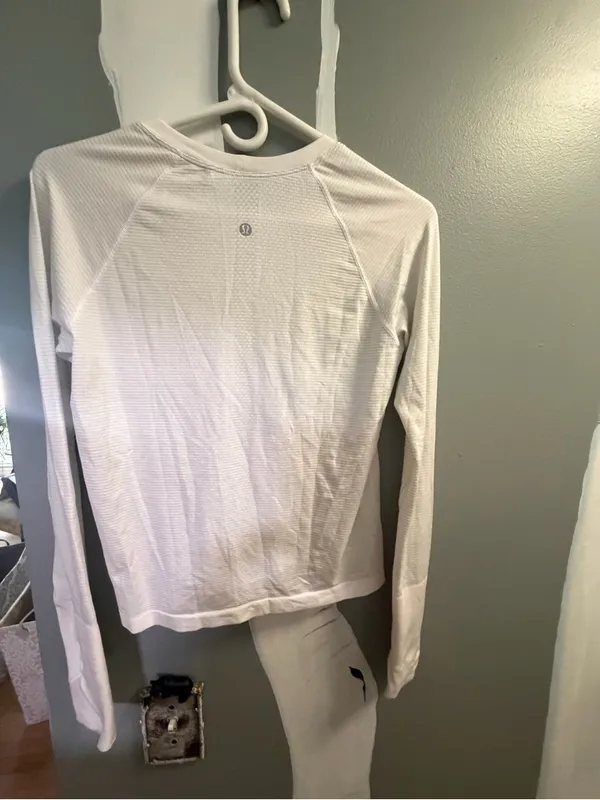 Lululemon Lightweight White Long Sleeve running Top - Image 3