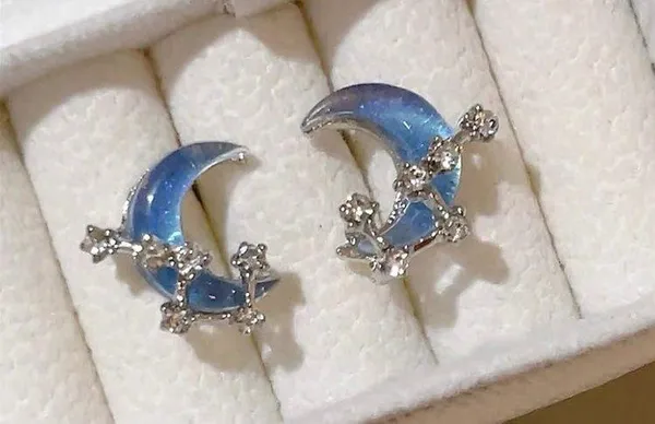 Blue Starry Sky Polar Star Moon Temperament Earrings Versatile Clear Sea Salt Sweet Earrings Exquisite Light Luxury Earrings for Women - Image 2