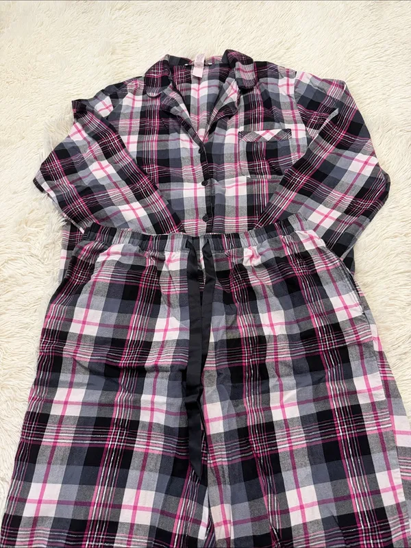 Victoria's Secret Black, White & Pink Plaid Pajama Set - Image 6