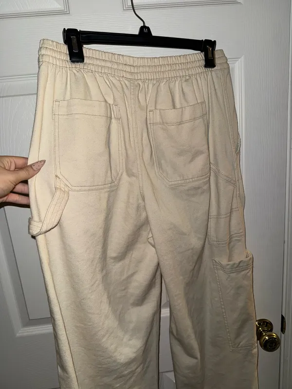 Aerie Cream Cargo Pants - Image 4