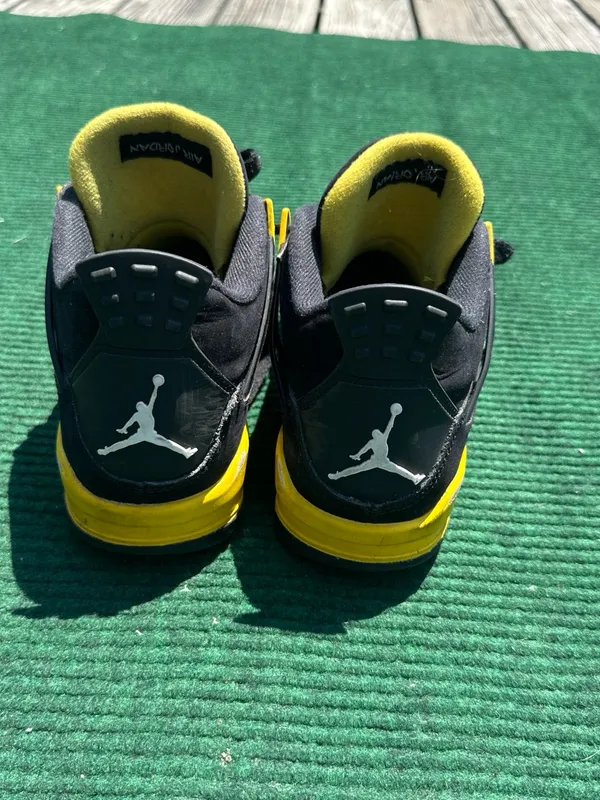 Air Jordan 4 Retro GS 'Thunder' Size 6.5y Women’s Size 8 - Image 4
