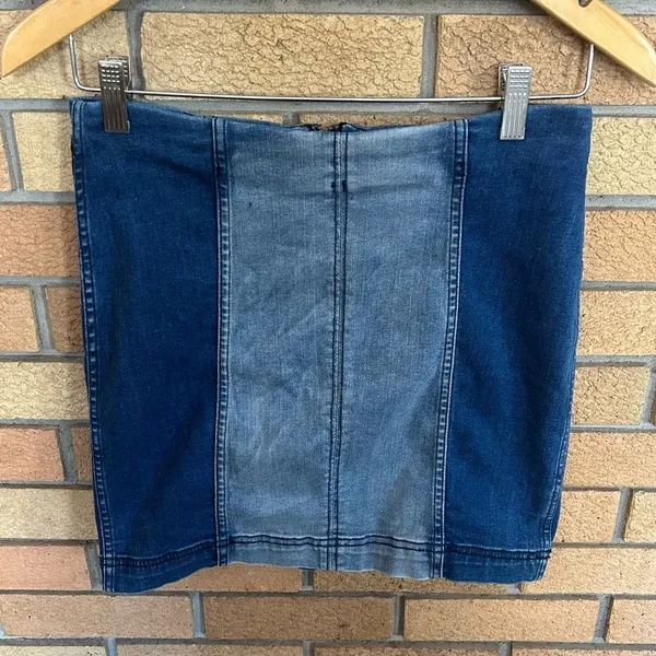Free People Two Tone Color Block Blue Modern Femme Denim Mini Skirt Size 8 - Image 3