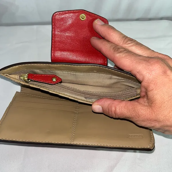 Coach vintage, leather wallet RED - Image 6