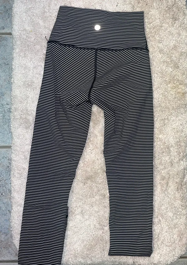 High-Rise Wunder Under Leggings - Image 3