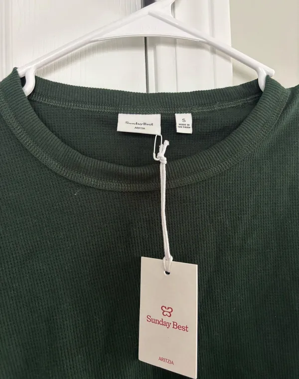 Aritzia Long Sleeve - Image 2