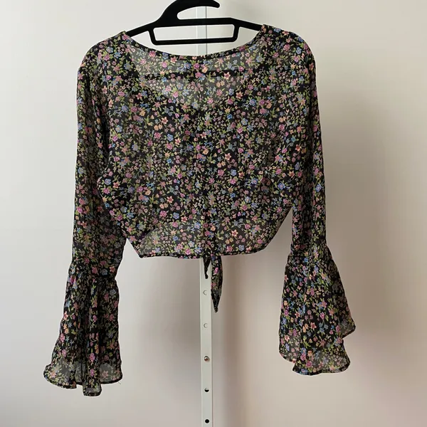 2 Much LA Small Black Floral Tie Front Crop Top Bell Sleeve Boho Blouse - Image 8