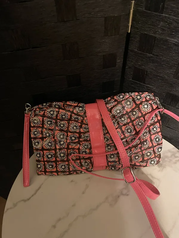 Vera Bradley Pink Brown Crossbody Floral Clutch Bag Vinyl Multiple Wear Classic - Image 8
