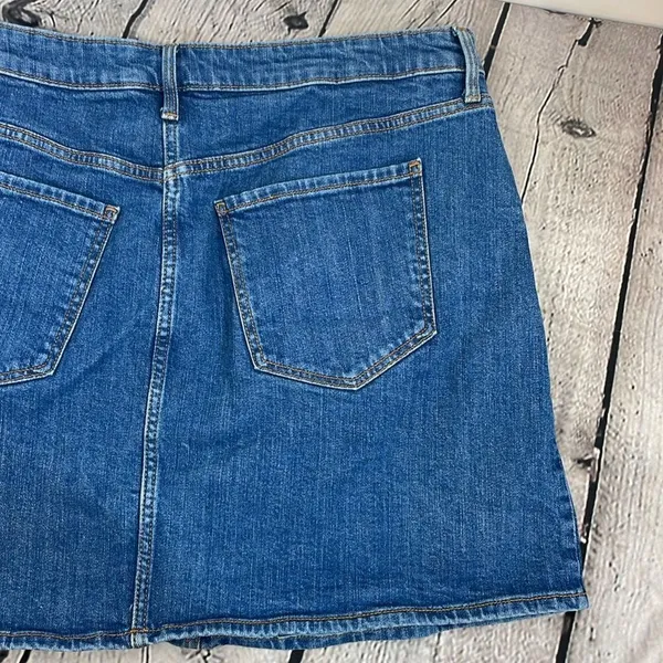 Old Navy Blue Mini Casual Denim Jean distressed skirt size 16 - Image 8