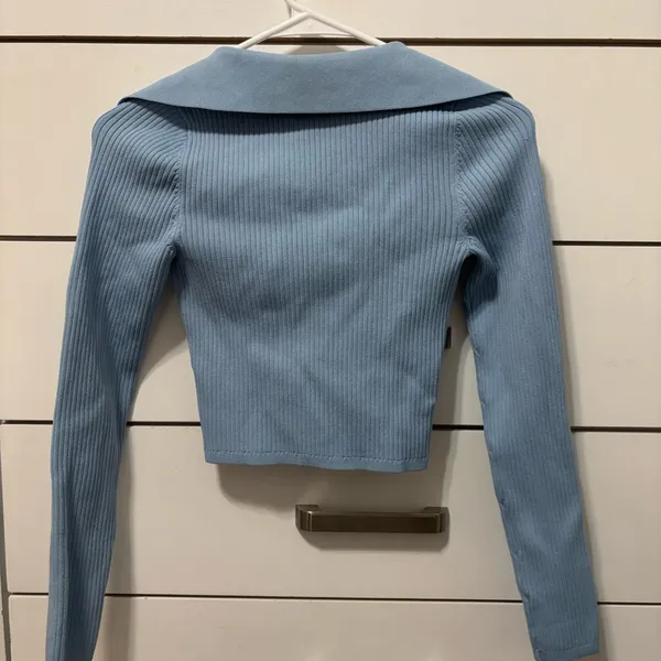 Aritzia Babaton Sculpt Knit Polo Longsleeve Blue - Image 3