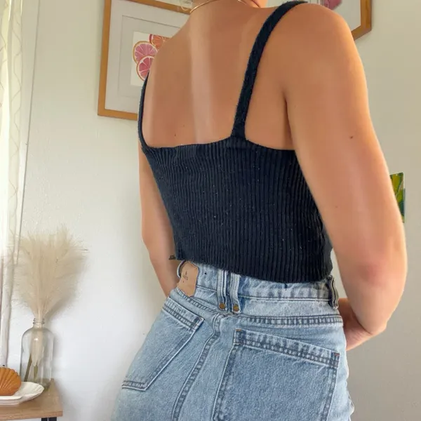 Black ribbed knit crop top #croptop #knitwear - Image 2