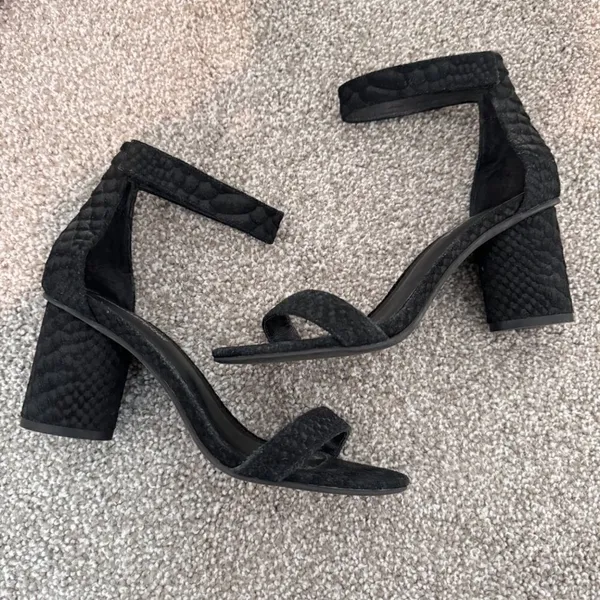 Jeffrey Campbell Laura Heels Size 6.5 Black Croc Ankle Strap Sandal Classic Chic - Image 2