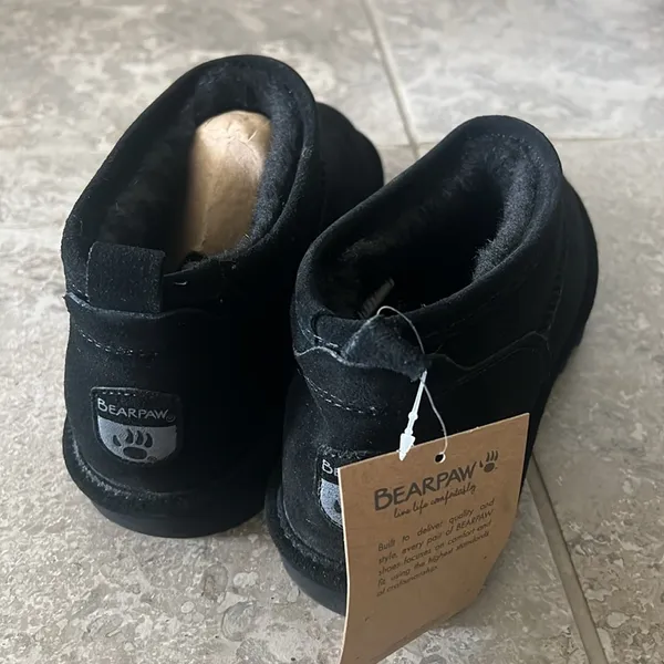 BearPaw Super Shorty Booties in Black, NWT, Size 7 - Image 8