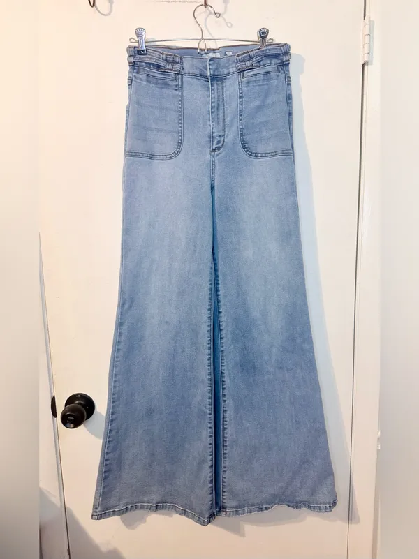 A Loves A Light Wash High Rise Wide Leg Jeans Size 26 Lattice Belt Flare - Image 2