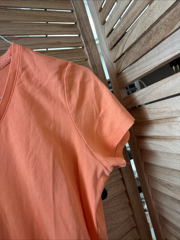 St. John's Bay Peach Orange V-Neck Short Sleeve Tee XL - Image 3