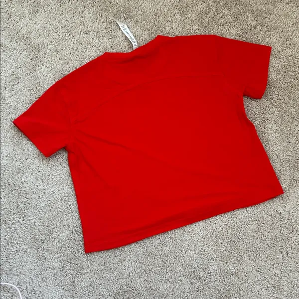 Lululemon Red cropped top. Size 2 - Image 5