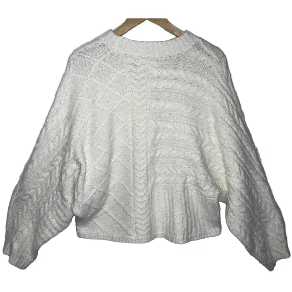 Abercrombie & Fitch Cream Cable Knit Long Sleeve Crew Neck Sweater Size S / M - Image 2