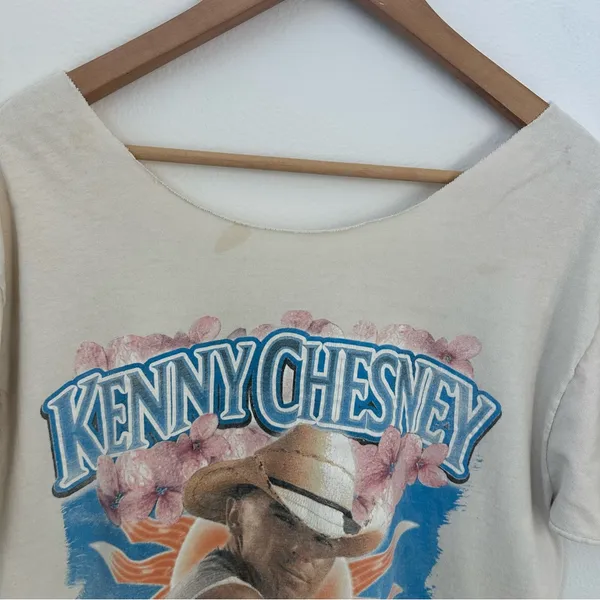 Vintage Kenny Chesney Off the Shoulder T-shirt - Image 3