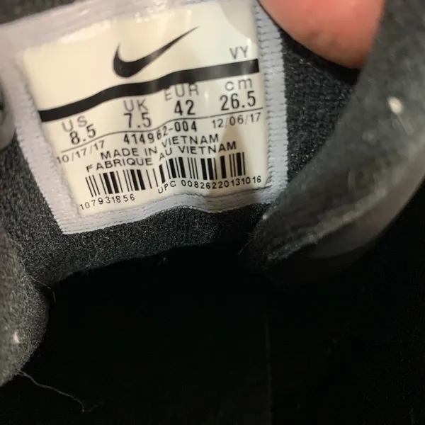 Nike Women’s Black Air Sneakers - Image 7