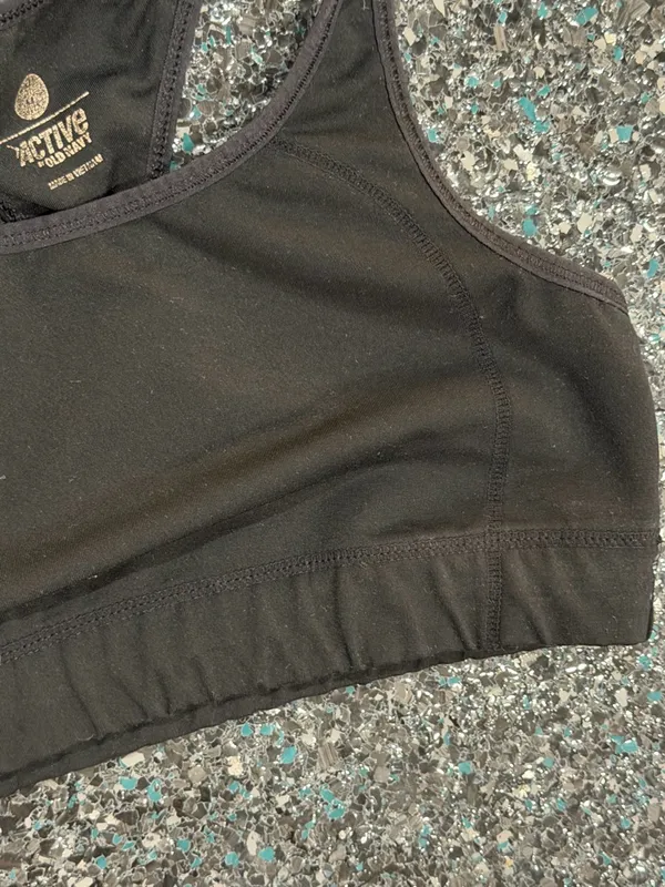 Old Navy Active black medium racerback sports bra - Image 2