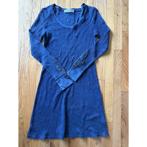 Able Bohemian Textured Knit Thermal Dress With‎ Embroidered Floral Applique S - Image 7