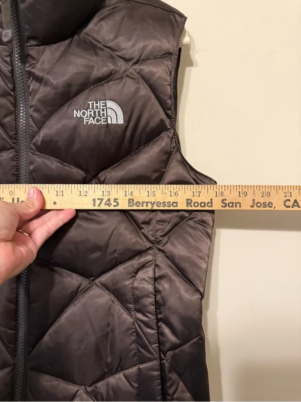 The North Face Women’s Brown 550 Down Vest Small size - Image 8