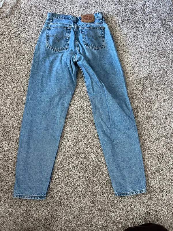 Levi's High-Rise Distressed Light Blue Women's Jeans - Image 4