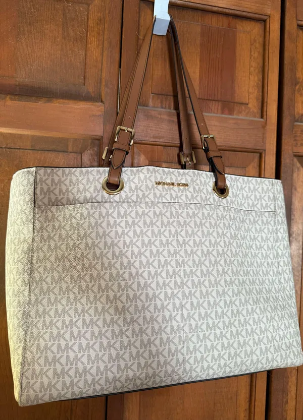 Michael Kors Large tan Logo Tote - Image 3