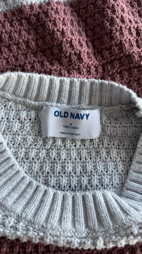 Old Navy Sweater - Image 4